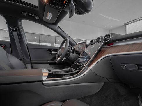 Used 2024 Mercedes-Benz C 300 4MATIC Sedan image 17