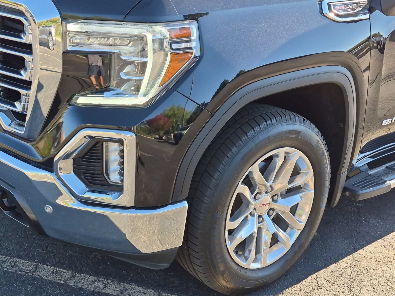 Used 2021 GMC Sierra 1500 SLT w/ SLT Premium Plus Package AWD/4WD image 9