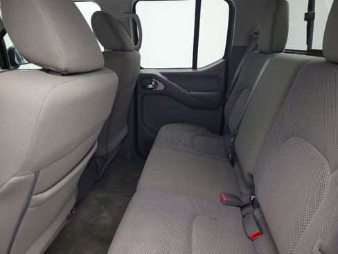 Used 2018 Nissan Frontier SV image 18