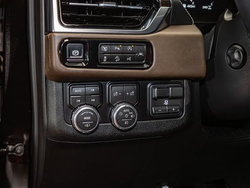 Used 2026 GMC Yukon Denali Ultimate w/ LPO, Illumination Package AWD/4WD image 17