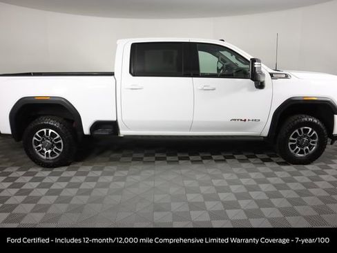 Used 2022 GMC Sierra 2500 AT4 image 2