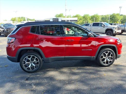 Used 2025 Jeep Compass Limited AWD/4WD image 8