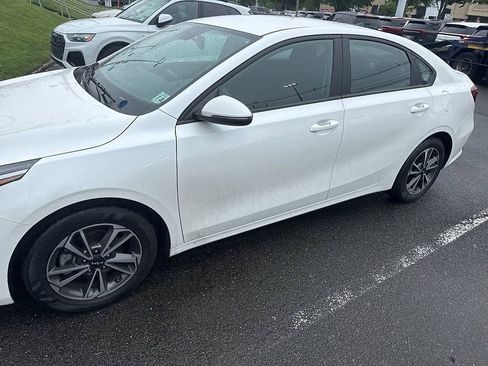 Used 2023 Kia Forte LXS w/ LXS Technology Package FWD image 4
