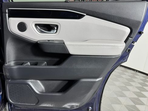 Used 2025 Honda Pilot EX-L image 47