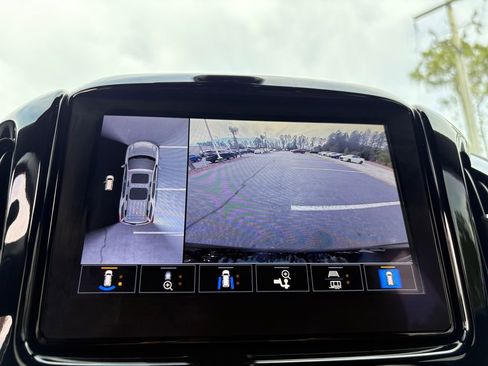 Used 2023 Chevrolet Traverse Premier w/ Redline Edition image 18