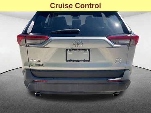 Used 2019 Toyota RAV4 XLE AWD/4WD image 11