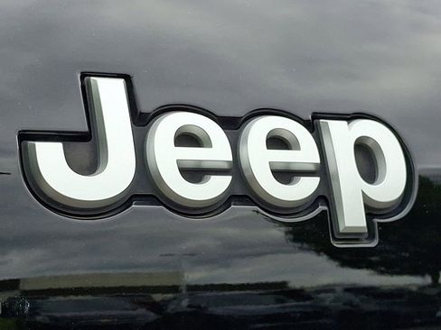 Used 2024 Jeep Grand Cherokee L Overland w/ Luxury Tech Group IV AWD/4WD image 37