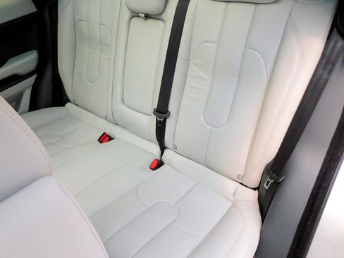 Used 2013 Land Rover Range Rover Evoque Pure Plus image 16