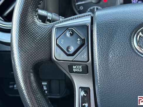 Used 2020 Toyota Tacoma TRD Off-Road AWD/4WD image 26