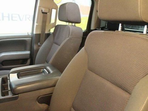 Used 2018 GMC Sierra 1500 SLE image 17