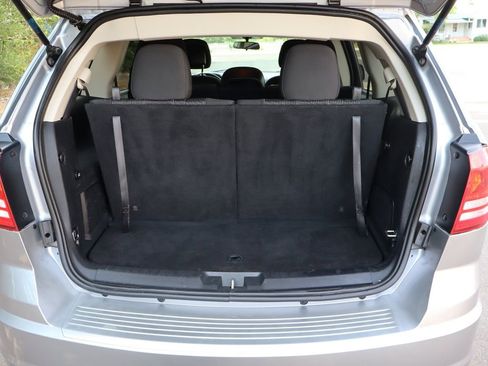 Used 2017 Dodge Journey SE w/ Flexible Seating Group image 14