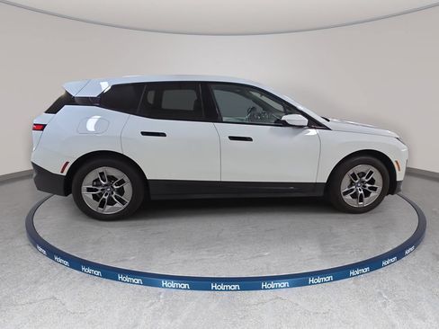Certified 2023 BMW iX xDrive50 AWD/4WD image 4