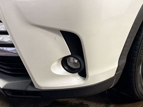 Used 2019 Toyota Highlander Limited image 22