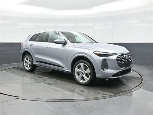 New 2025 Audi Q5 Premium Plus image 1