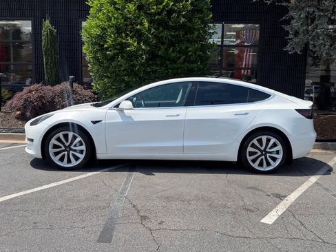 Used 2020 Tesla Model 3 Standard Range Plus RWD image 8