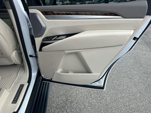 Certified 2026 Cadillac Escalade Platinum Sport w/ LPO, ONYX Package AWD/4WD image 16