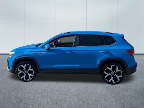 Used 2022 Volkswagen Taos SEL w/ Panoramic Sunroof Package image 6
