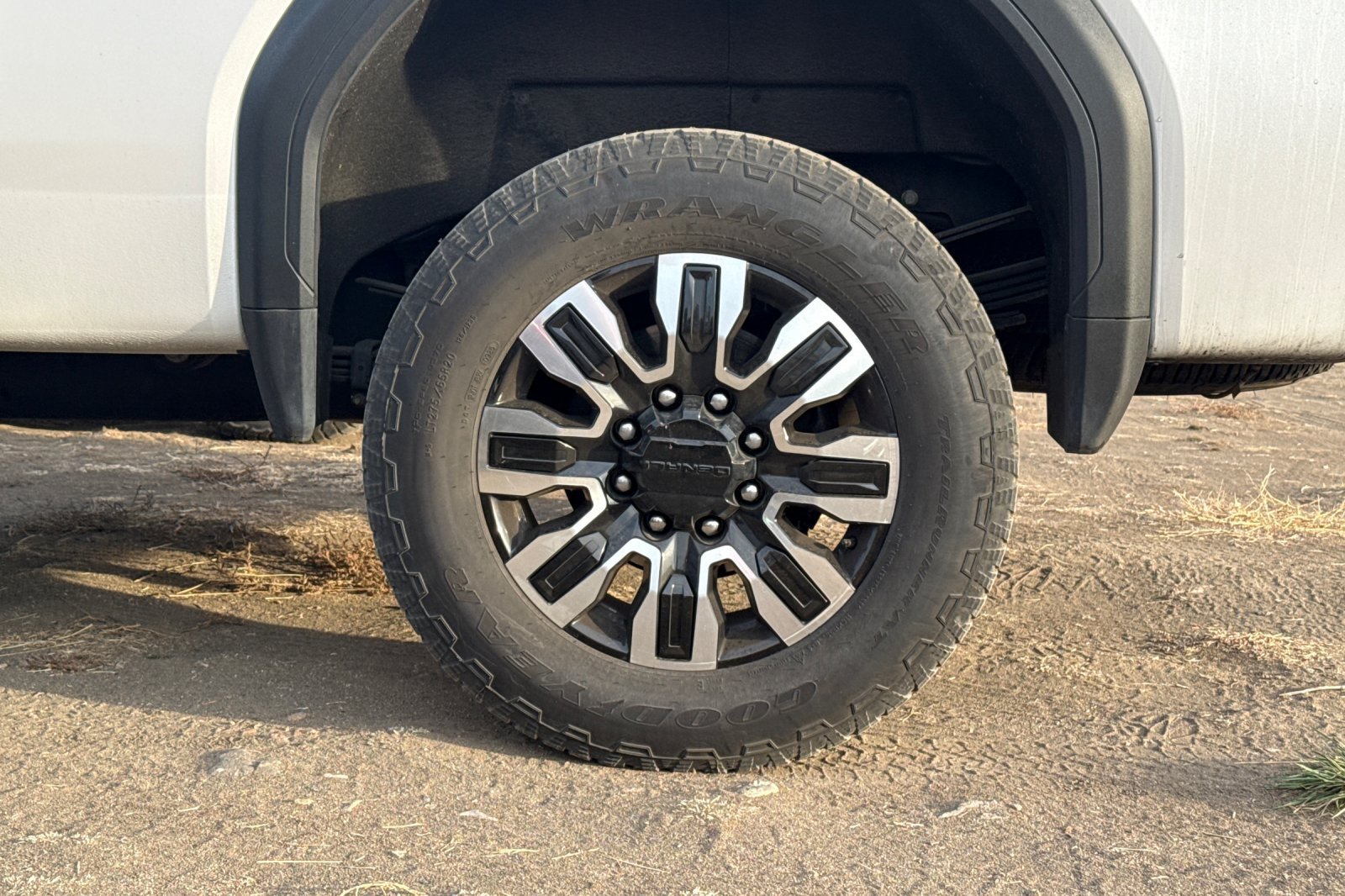 Used 2025 GMC Sierra 3500 Denali Ultimate AWD/4WD image 3