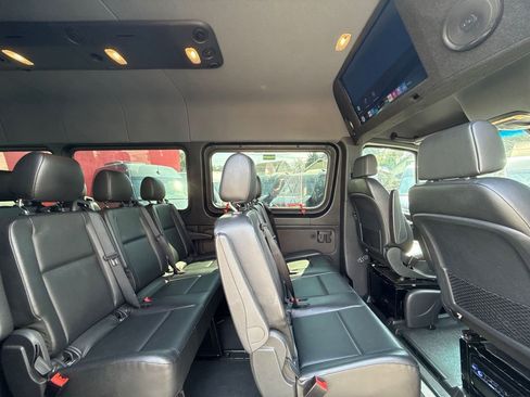 Used 2021 Mercedes-Benz Sprinter 2500 image 24