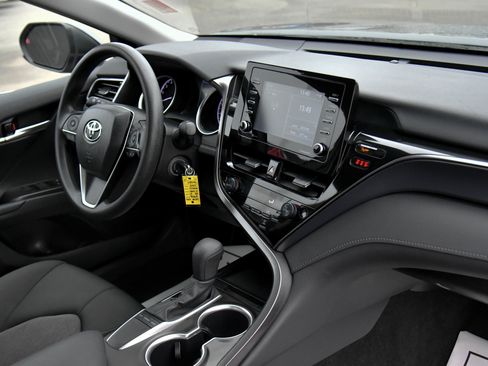 Used 2024 Toyota Camry LE image 39