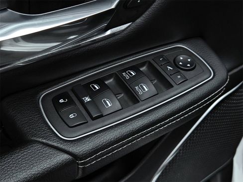 Used 2022 RAM 1500 Laramie w/ Sport Appearance Package image 15