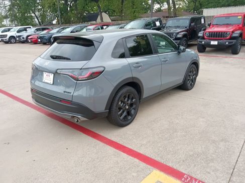 Used 2025 Honda HR-V Sport image 9