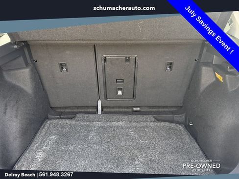 Used 2023 Volkswagen Taos SE w/ Panoramic Sunroof Package FWD image 17