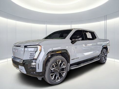 Used 2024 GMC Sierra EV Denali image 8