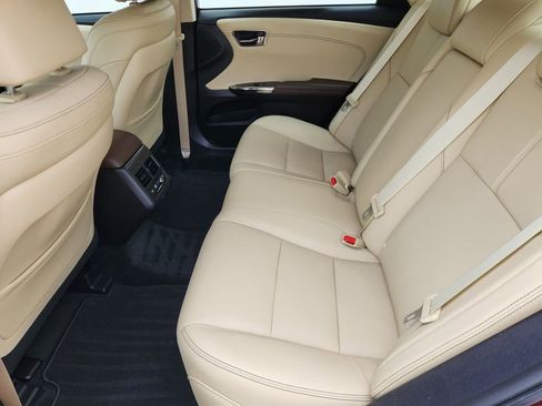 Used 2017 Toyota Avalon Limited image 30