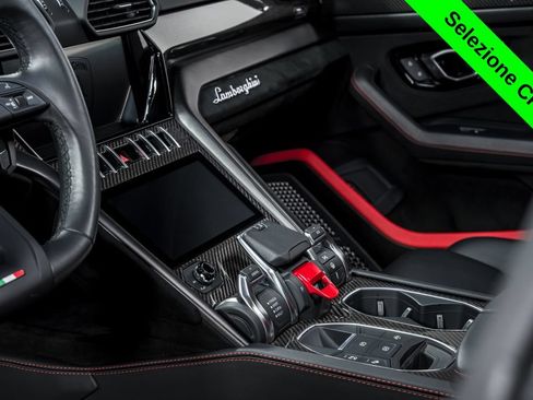 Used 2023 Lamborghini Urus Performante AWD/4WD image 23