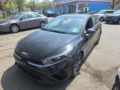 Used 2023 Kia Forte LXS FWD image 2