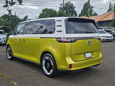 Used 2025 Volkswagen ID. Buzz Pro S Plus AWD/4WD image 3