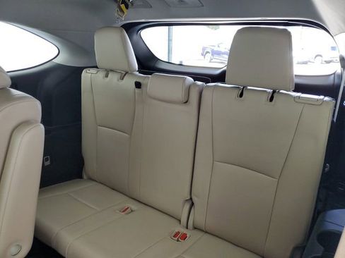 Used 2022 Toyota Highlander XLE image 14