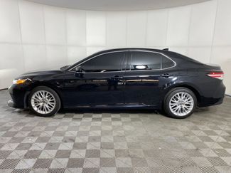 Used 2020 Toyota Camry XLE video 2