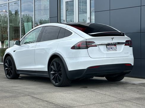 Used 2020 Tesla Model X Long Range image 5