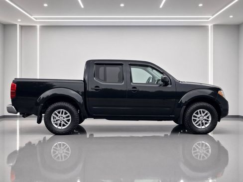 Used 2019 Nissan Frontier SV w/ Value Truck Package AWD/4WD image 7