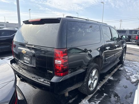 Used 2007 Chevrolet Suburban LTZ w/ LTZ Preferred Equipment Group image 3
