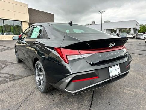 New 2025 Hyundai Elantra SEL FWD image 6