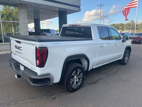 New 2026 GMC Sierra 1500 SLE image 6