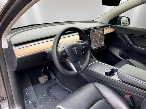 Used 2021 Tesla Model Y Long Range AWD/4WD image 16
