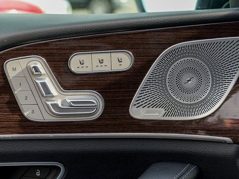 Used 2025 Mercedes-Benz GLS 450 4MATIC image 17