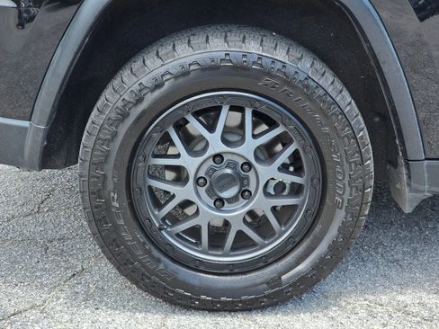 Used 2018 Jeep Grand Cherokee Trailhawk w/ Trailhawk Luxury Group AWD/4WD image 14