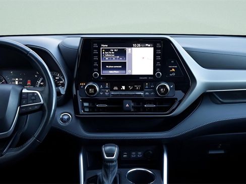 Certified 2022 Toyota Highlander XLE image 27