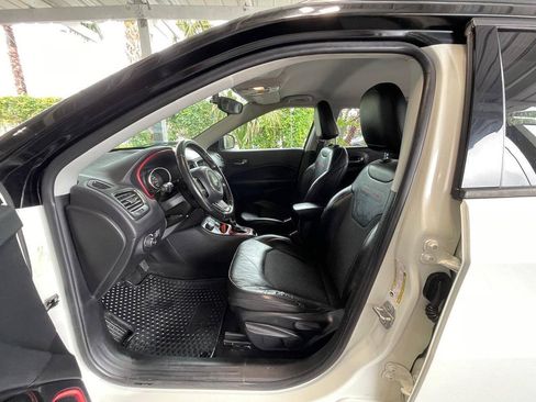 Used 2019 Jeep Compass Trailhawk AWD/4WD image 6
