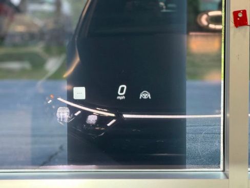 Used 2022 Mercedes-Benz EQS 450+ Sedan image 32