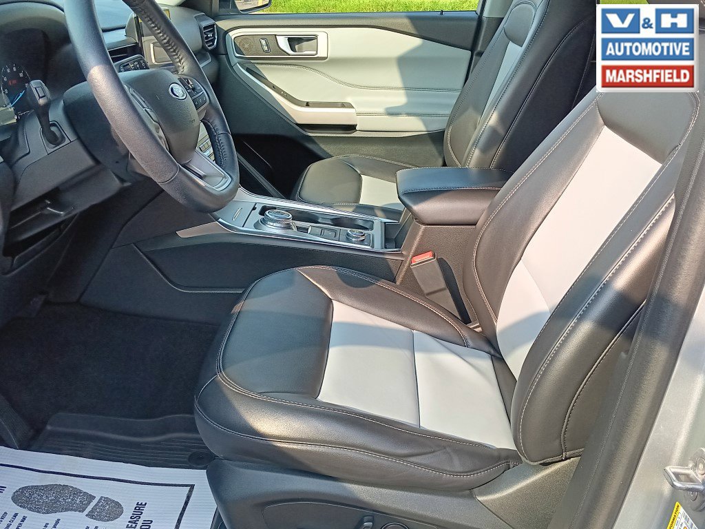 Used 2023 Ford Explorer XLT w/ Equipment Group 202A AWD/4WD image 25