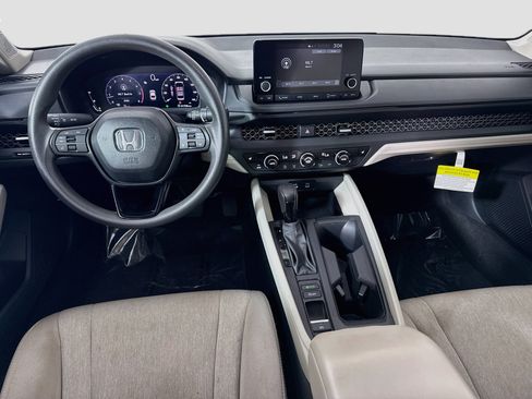 Used 2025 Honda Accord SE image 17
