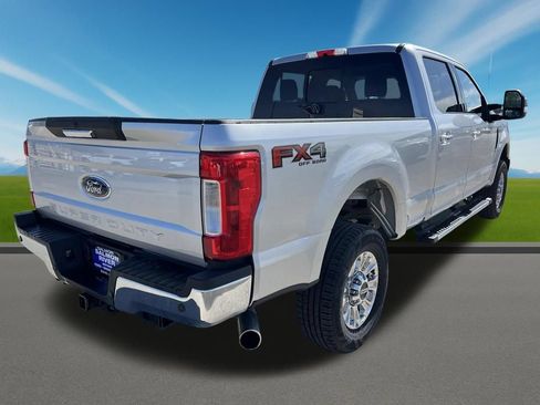 Used 2019 Ford F250 XLT w/ XLT Premium Package AWD/4WD image 5