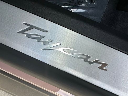 Used 2025 Porsche Taycan image 18