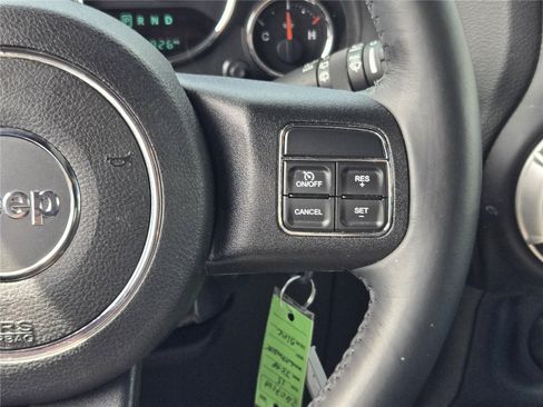 Used 2015 Jeep Wrangler Unlimited Sahara w/ Connectivity Group AWD/4WD image 27